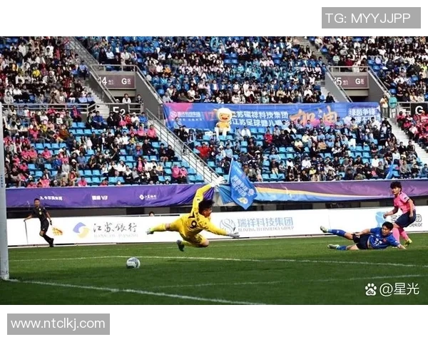 球星们在绿茵场上激情演绎足球魅力展现团队与个人的巅峰对决 球星们在绿茵场上激情演绎足球魅力展现团队与个人的巅峰对决